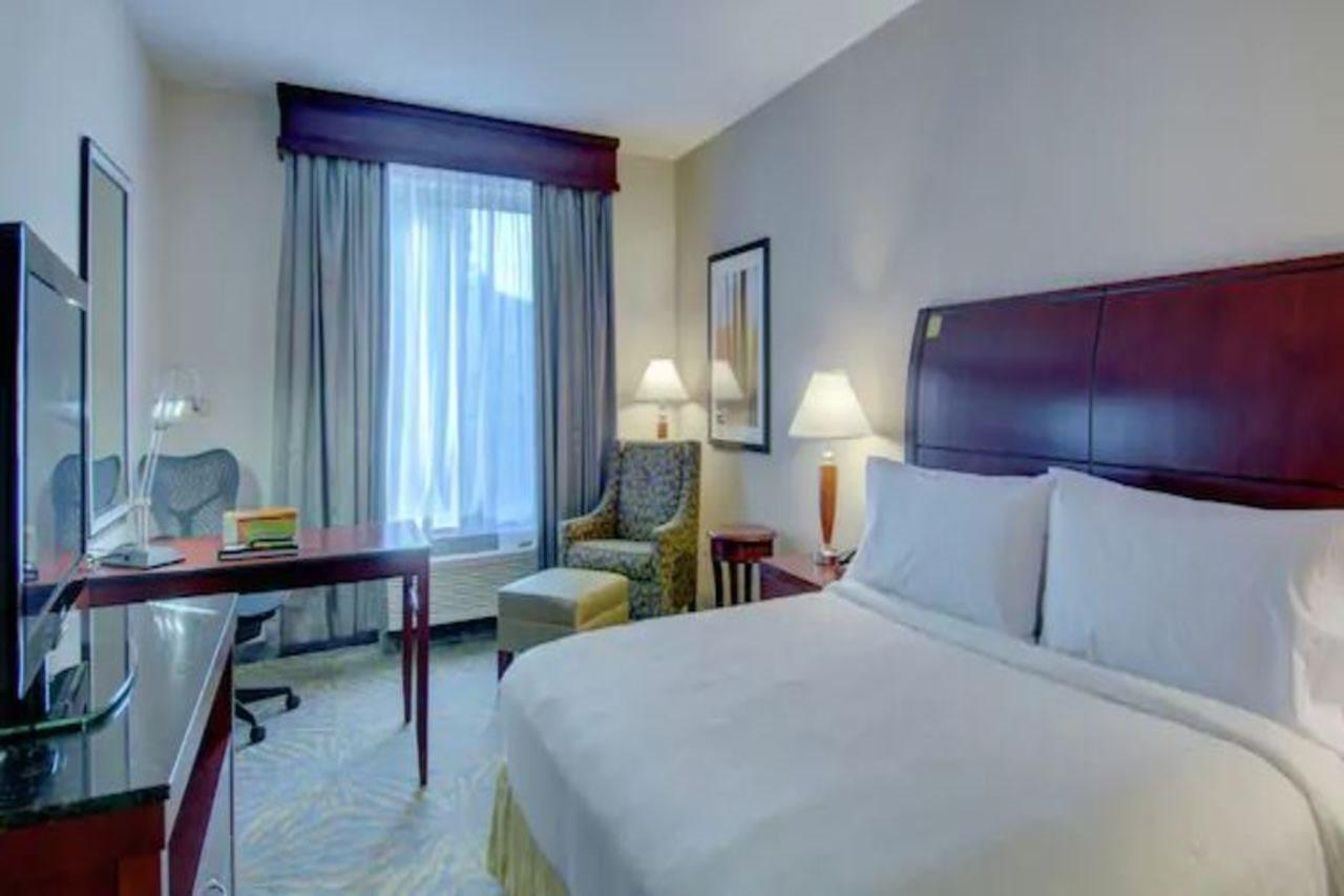 Hilton Garden Inn Norwalk Kültér fotó