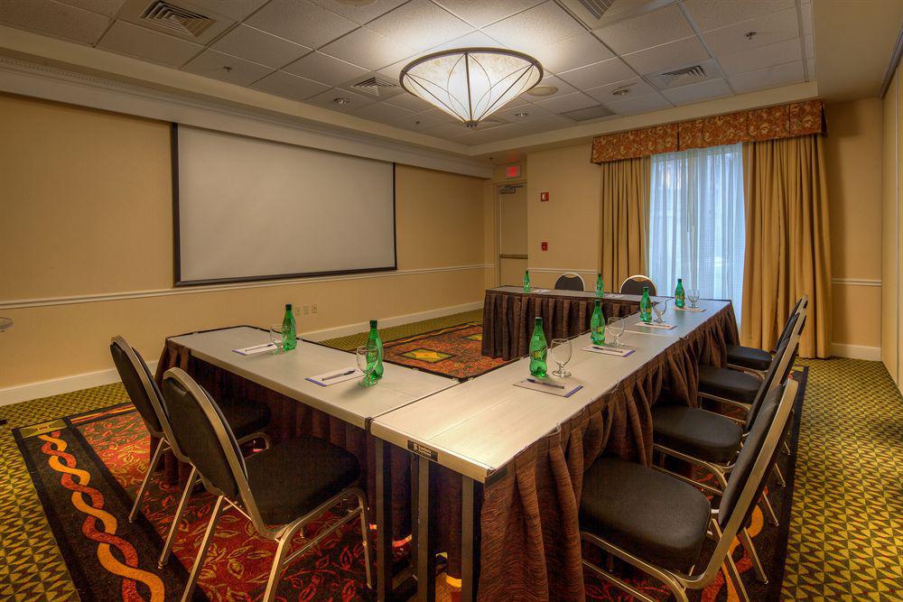 Hilton Garden Inn Norwalk Üzleti fotó