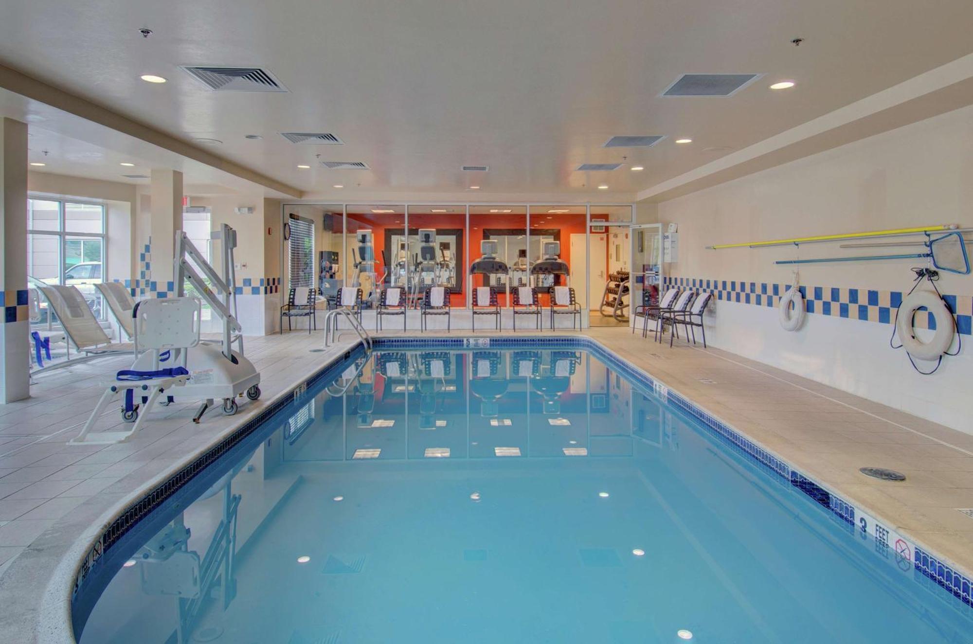 Hilton Garden Inn Norwalk Kültér fotó