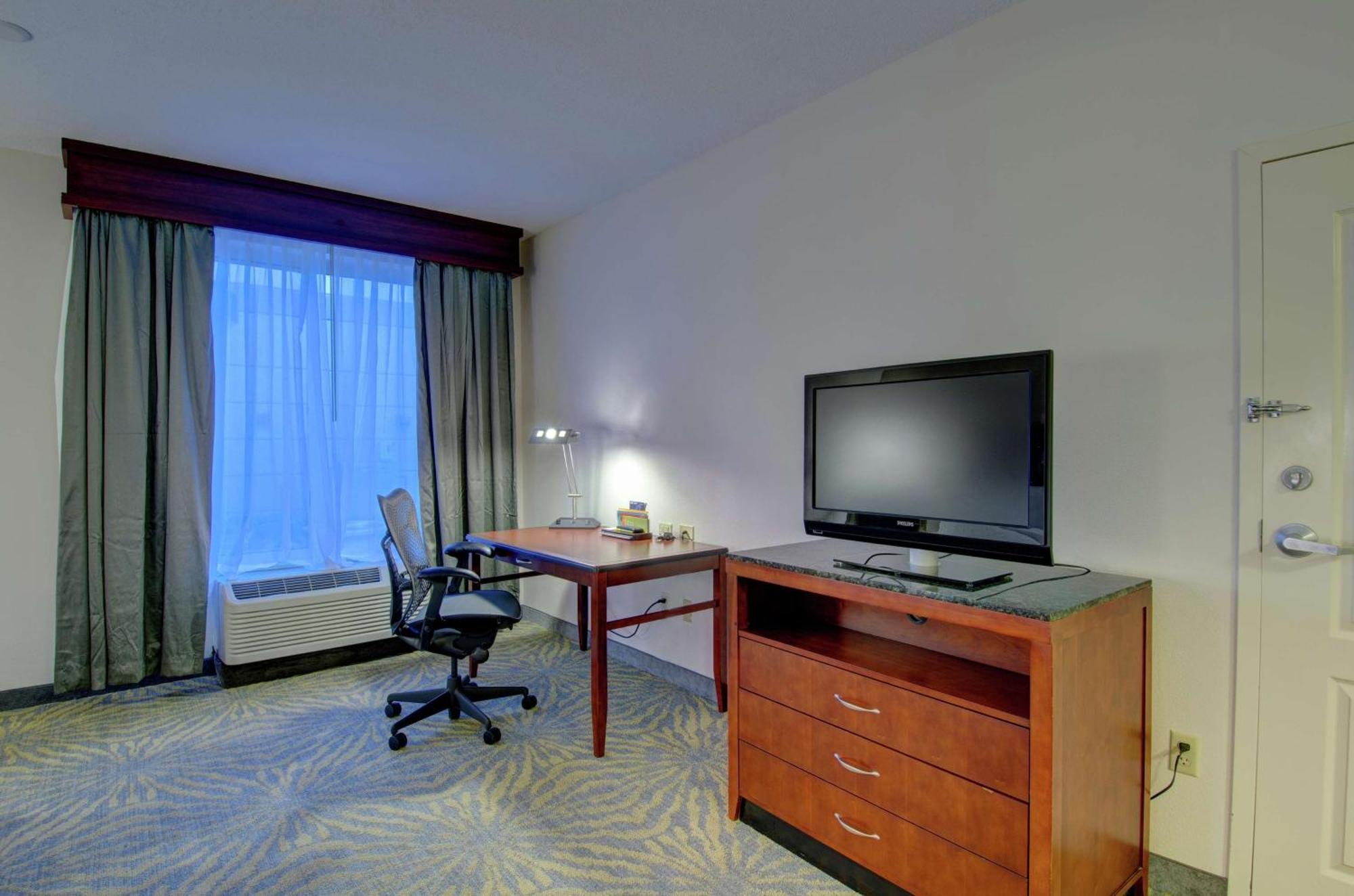 Hilton Garden Inn Norwalk Kültér fotó