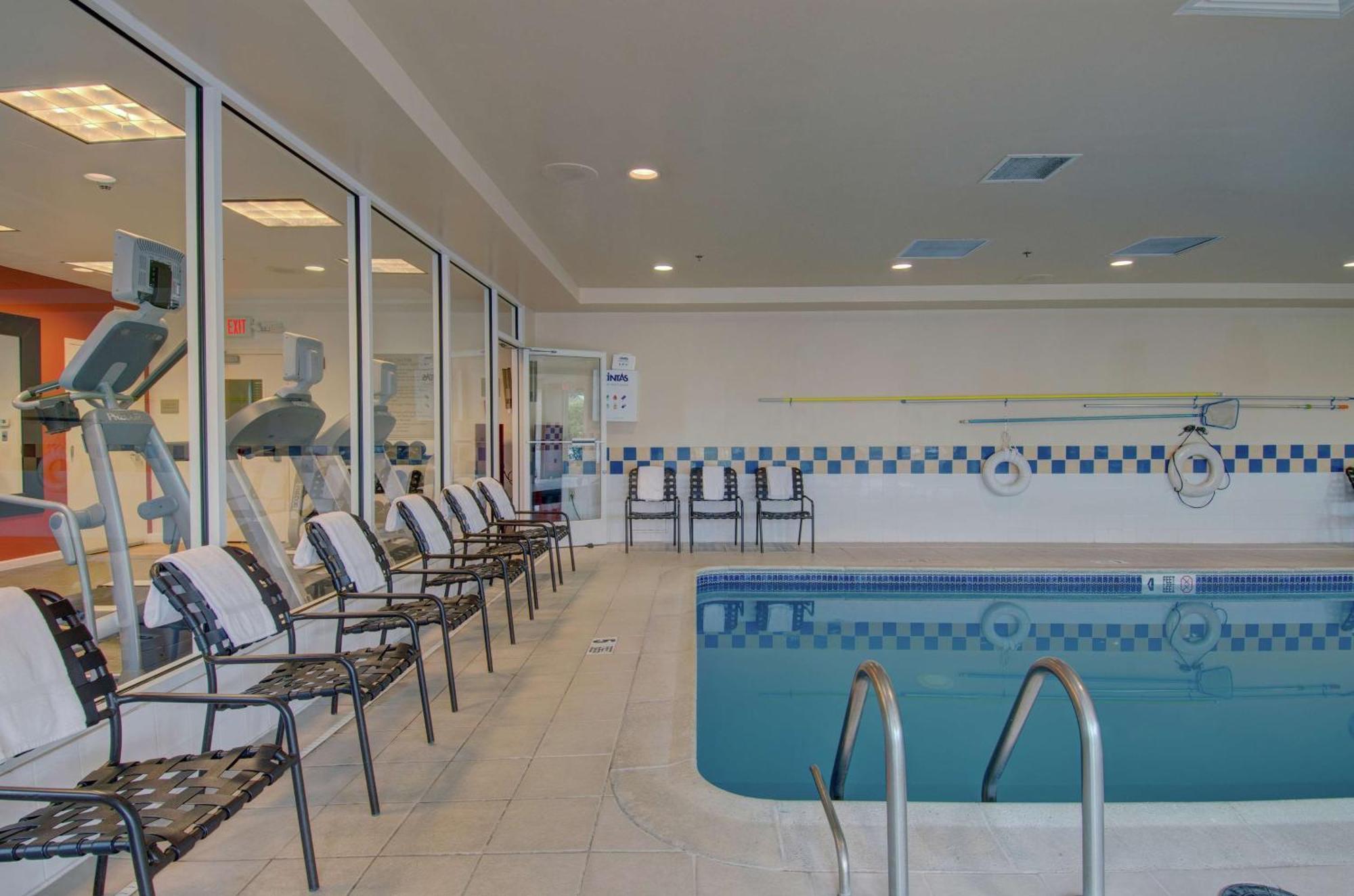 Hilton Garden Inn Norwalk Kültér fotó
