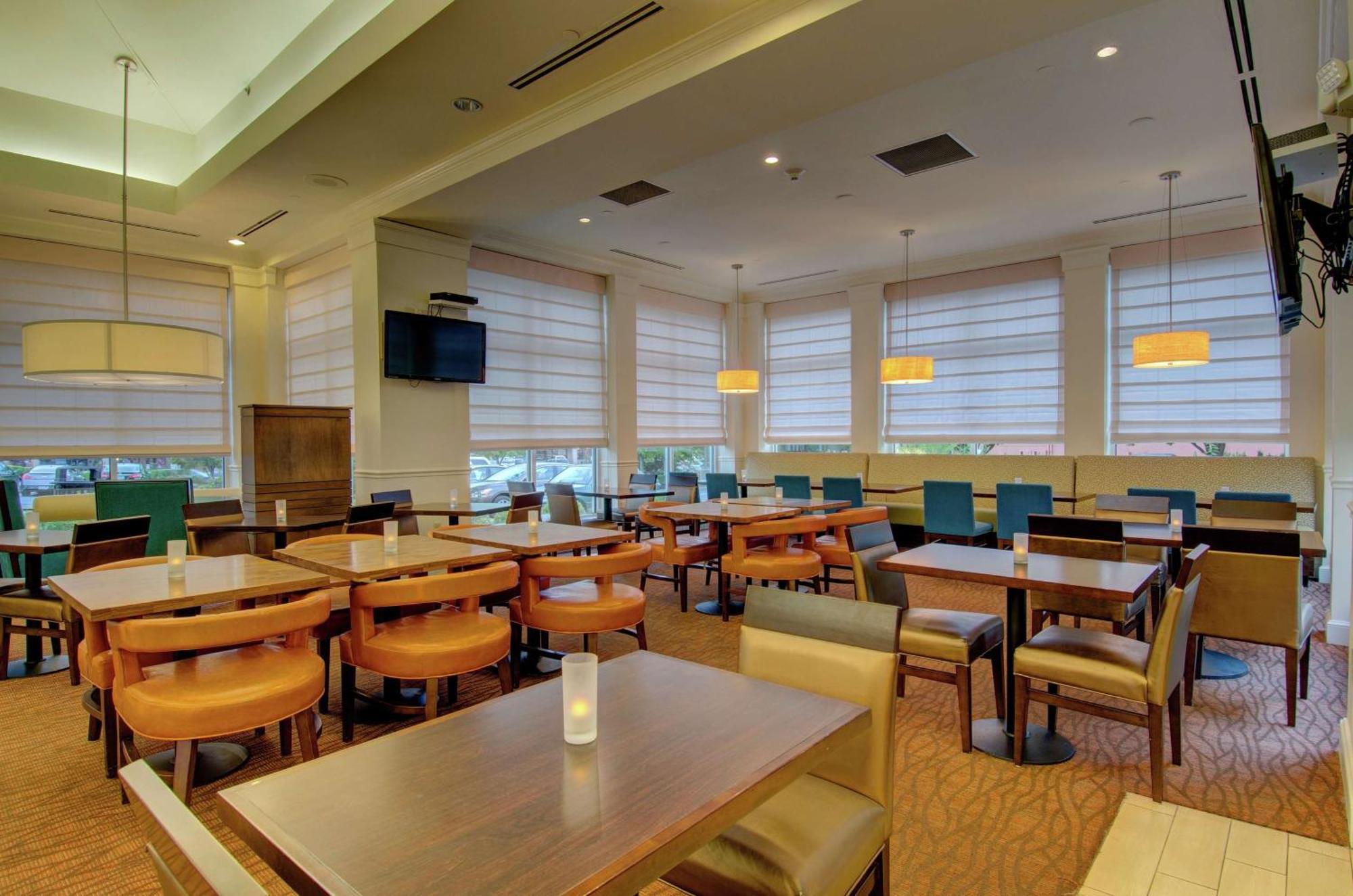 Hilton Garden Inn Norwalk Kültér fotó