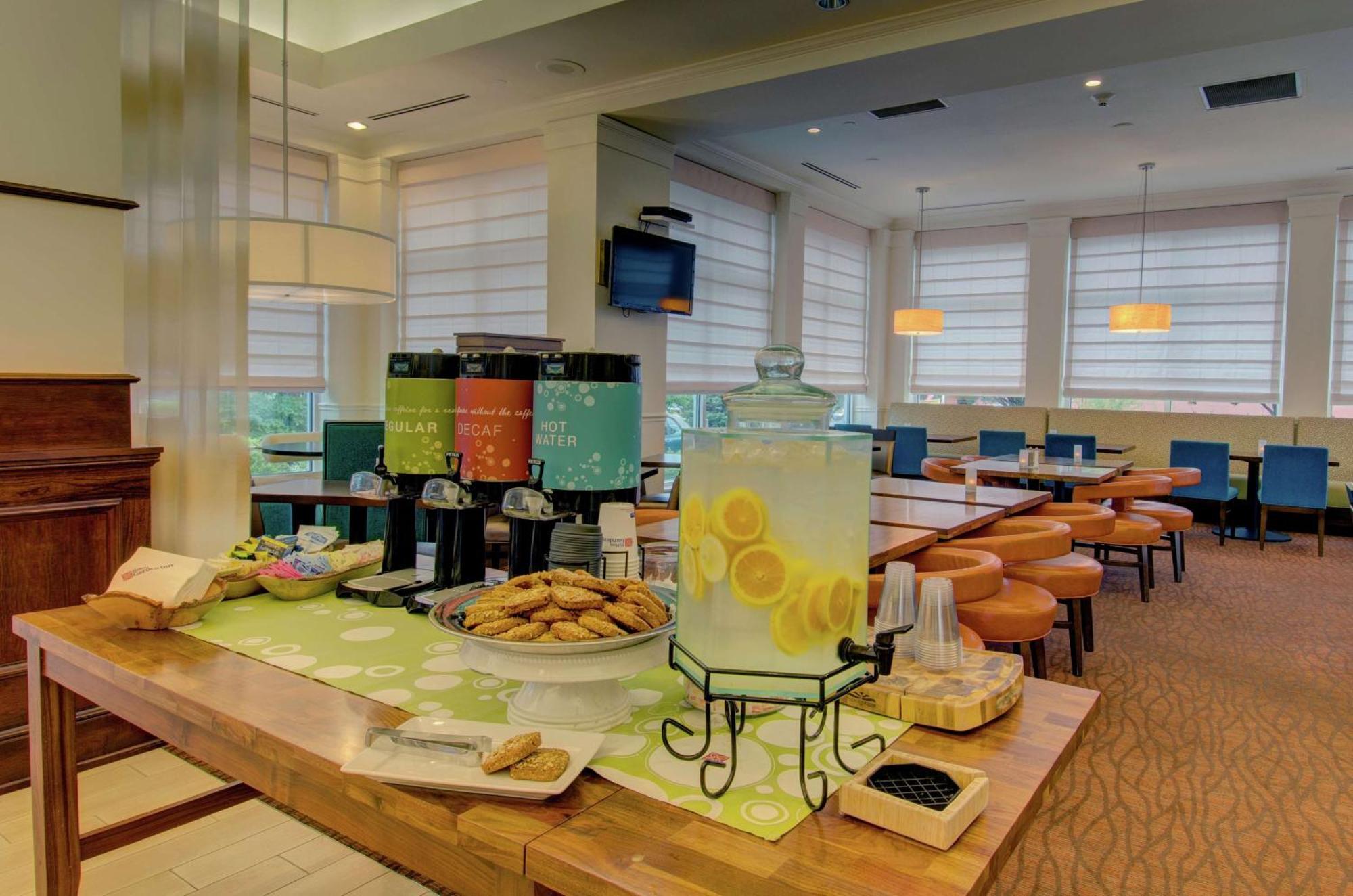 Hilton Garden Inn Norwalk Kültér fotó